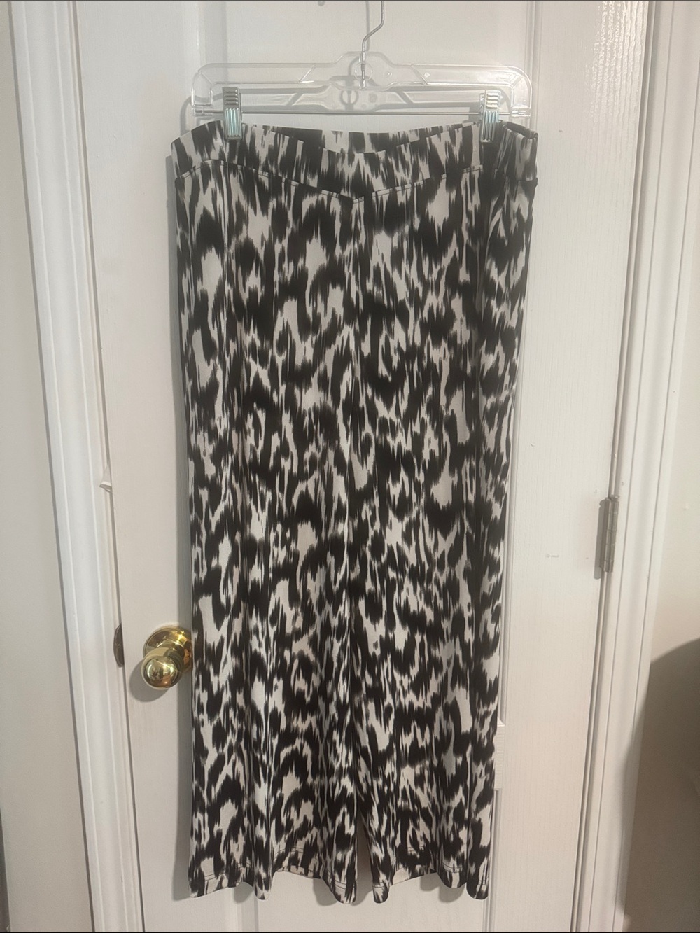 Chico's Travelers Wide Leg Crops